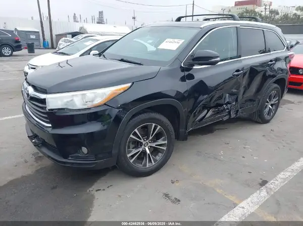 5TDKKRFH0GS502180 2016 TOYOTA HIGHLANDER - Image 2