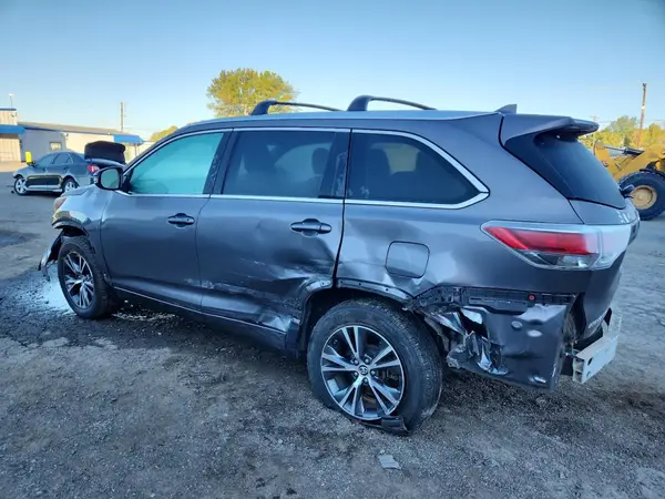 5TDKKRFH0GS503247 2016 TOYOTA HIGHLANDER - Image 2