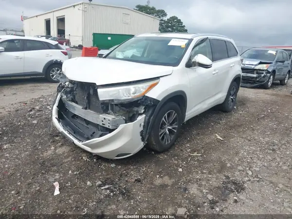 5TDKKRFH1GS120384 2016 TOYOTA HIGHLANDER - Image 2