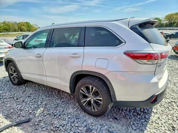 5TDKKRFH1GS131501 2016 TOYOTA HIGHLANDER - Image 2