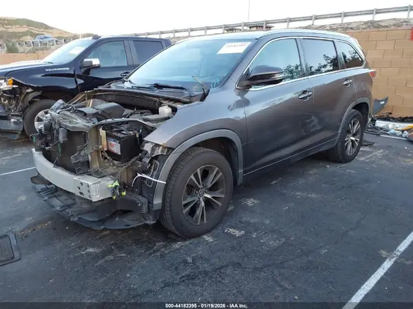 5TDKKRFH1GS136651 2016 TOYOTA HIGHLANDER - Image 2