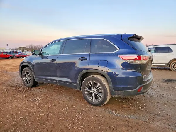 5TDKKRFH1GS138562 2016 TOYOTA HIGHLANDER - Image 2