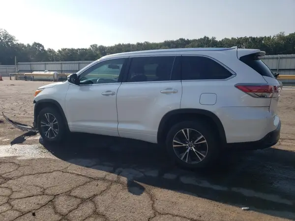 5TDKKRFH1GS140425 2016 TOYOTA HIGHLANDER - Image 2