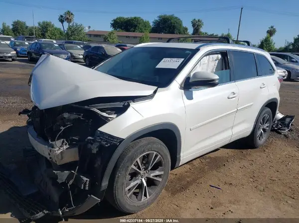 5TDKKRFH1GS143325 2016 TOYOTA HIGHLANDER - Image 2