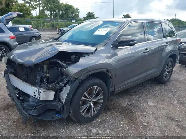 5TDKKRFH1GS146483 2016 TOYOTA HIGHLANDER - Image 2