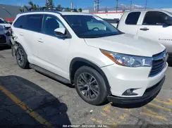 5TDKKRFH1GS151201 2016 TOYOTA HIGHLANDER