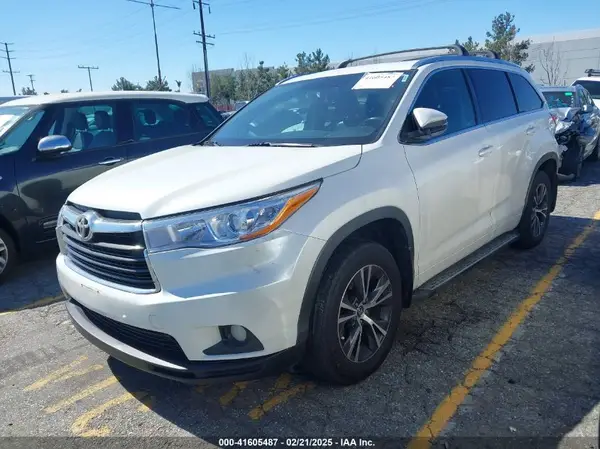5TDKKRFH1GS151201 2016 TOYOTA HIGHLANDER - Image 2