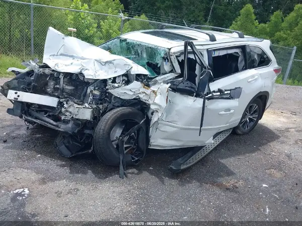 5TDKKRFH1GS151280 2016 TOYOTA HIGHLANDER - Image 2