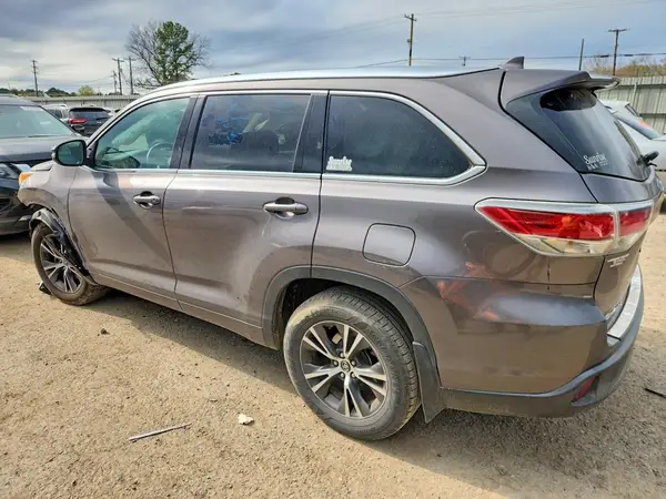 5TDKKRFH1GS156611 2016 TOYOTA HIGHLANDER - Image 2