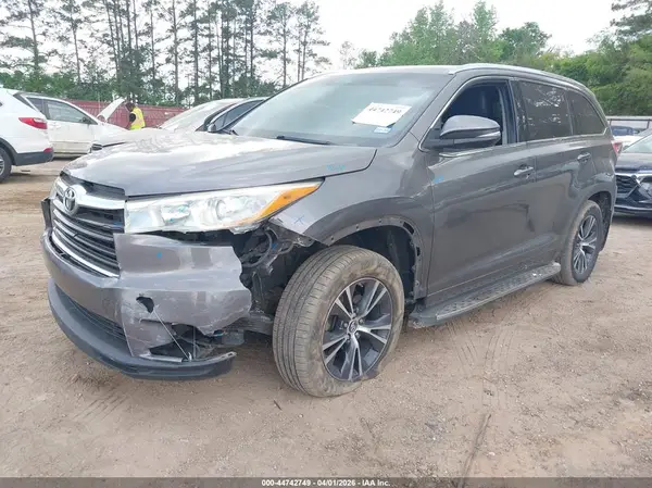 5TDKKRFH1GS160836 2016 TOYOTA HIGHLANDER - Image 2