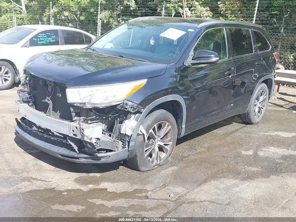 5TDKKRFH1GS160920 2016 TOYOTA HIGHLANDER - Image 2