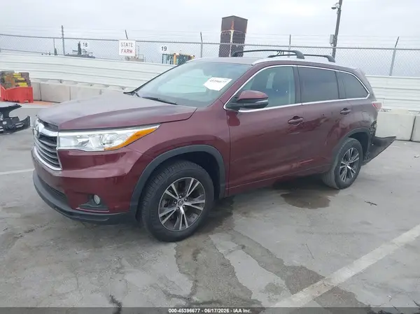 5TDKKRFH1GS163154 2016 TOYOTA HIGHLANDER - Image 2