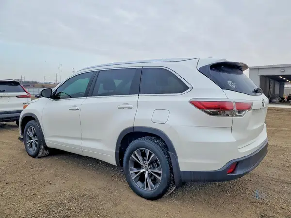 5TDKKRFH1GS163851 2016 TOYOTA HIGHLANDER - Image 2