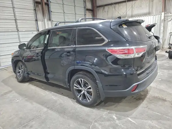 5TDKKRFH1GS500941 2016 TOYOTA HIGHLANDER - Image 2