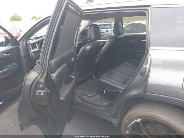 5TDKKRFH1GS504410 2016 TOYOTA HIGHLANDER - Image 8