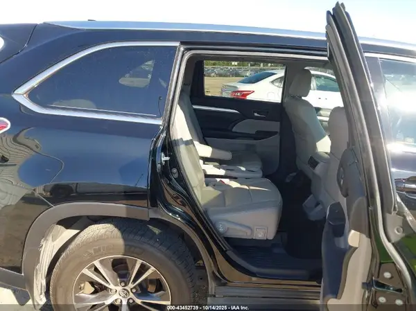 5TDKKRFH2GS120619 2016 TOYOTA HIGHLANDER - Image 8