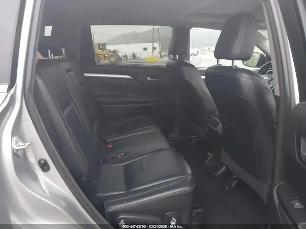 5TDKKRFH2GS122595 2016 TOYOTA HIGHLANDER - Image 8