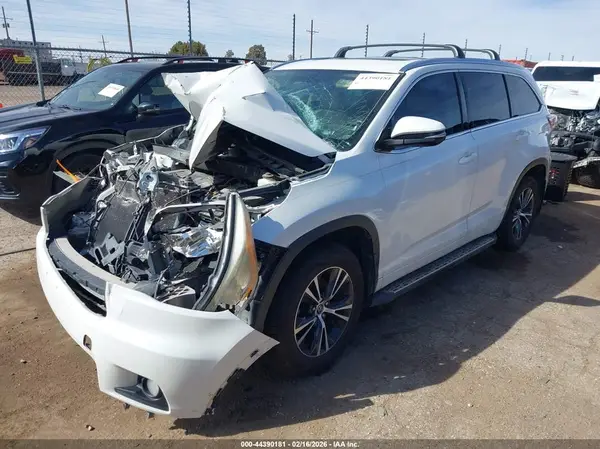 5TDKKRFH2GS129840 2016 TOYOTA HIGHLANDER - Image 2