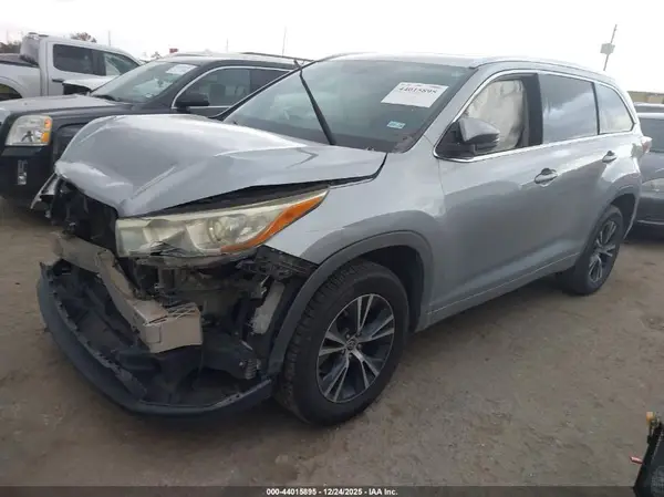 5TDKKRFH2GS141339 2016 TOYOTA HIGHLANDER - Image 2