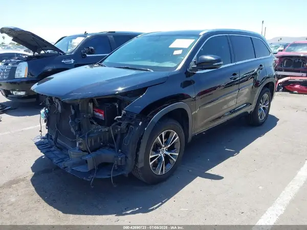 5TDKKRFH2GS141910 2016 TOYOTA HIGHLANDER - Image 2