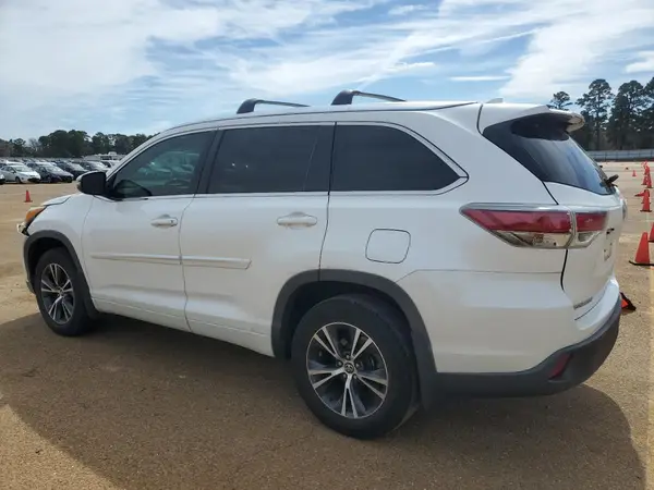 5TDKKRFH2GS155256 2016 TOYOTA HIGHLANDER - Image 2
