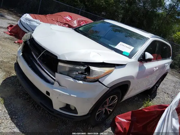 5TDKKRFH2GS159887 2016 TOYOTA HIGHLANDER - Image 2
