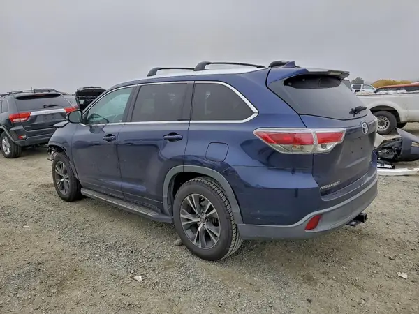 5TDKKRFH2GS160098 2016 TOYOTA HIGHLANDER - Image 2
