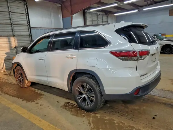 5TDKKRFH2GS161087 2016 TOYOTA HIGHLANDER - Image 2