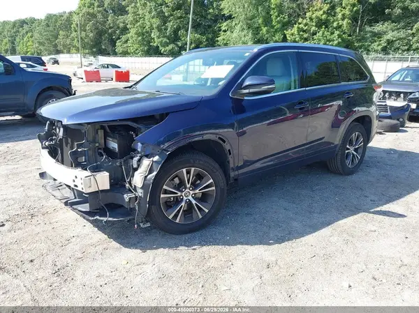 5TDKKRFH2GS166208 2016 TOYOTA HIGHLANDER - Image 2