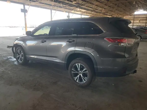 5TDKKRFH2GS177192 2016 TOYOTA HIGHLANDER - Image 2