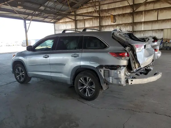 5TDKKRFH2GS500396 2016 TOYOTA HIGHLANDER - Image 2