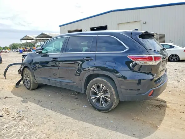 5TDKKRFH2GS504075 2016 TOYOTA HIGHLANDER - Image 2