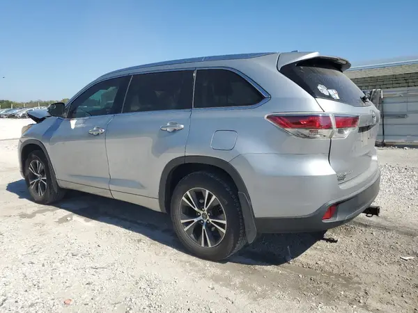 5TDKKRFH3GS122332 2016 TOYOTA HIGHLANDER - Image 2