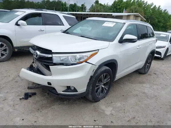 5TDKKRFH3GS122623 2016 TOYOTA HIGHLANDER - Image 2