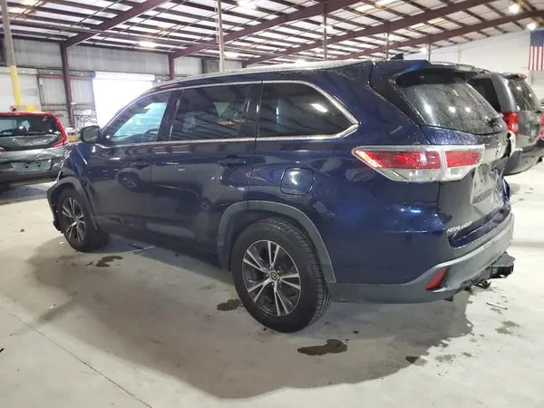 5TDKKRFH3GS126719 2016 TOYOTA HIGHLANDER - Image 2
