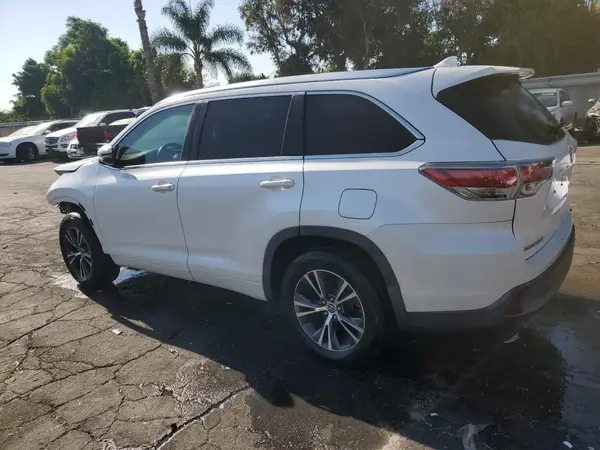 5TDKKRFH3GS127966 2016 TOYOTA HIGHLANDER - Image 2