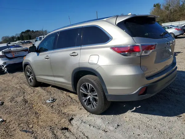 5TDKKRFH3GS133573 2016 TOYOTA HIGHLANDER - Image 2