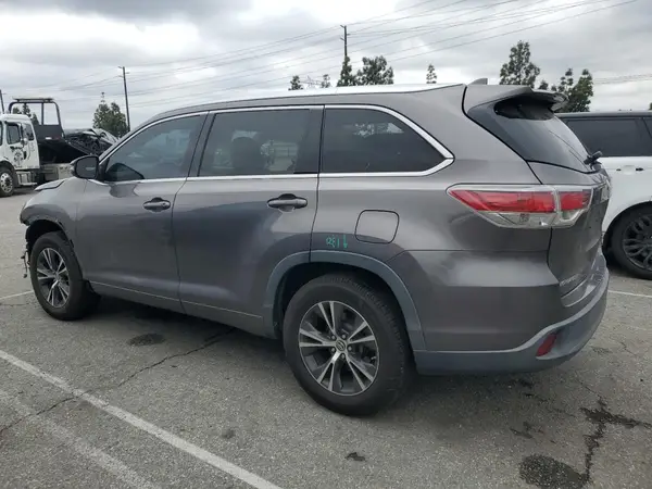 5TDKKRFH3GS135758 2016 TOYOTA HIGHLANDER - Image 2
