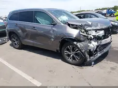 5TDKKRFH3GS140085 2016 TOYOTA HIGHLANDER