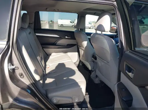5TDKKRFH3GS142256 2016 TOYOTA HIGHLANDER - Image 8