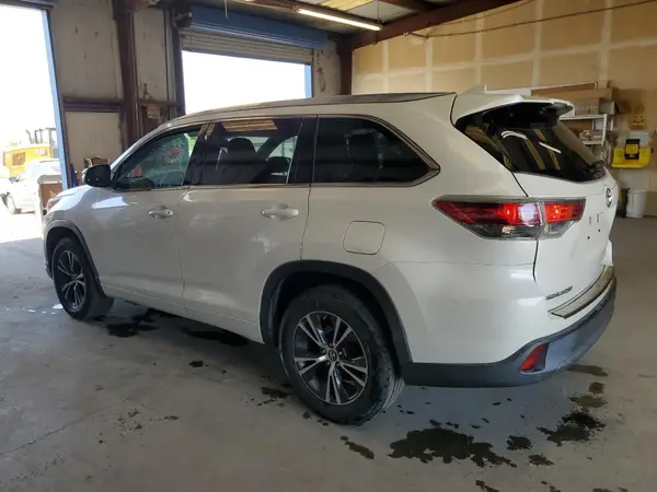 5TDKKRFH3GS144699 2016 TOYOTA HIGHLANDER - Image 2