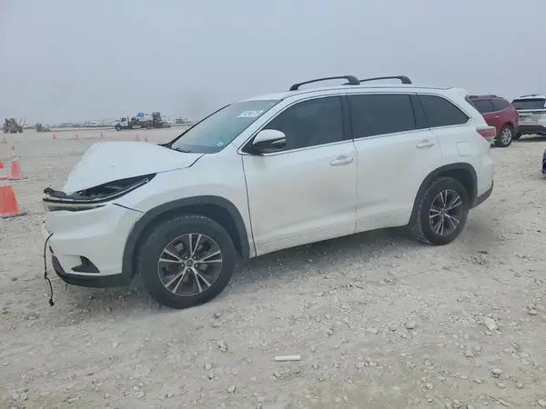 5TDKKRFH3GS146646 2016 TOYOTA HIGHLANDER - Image 1