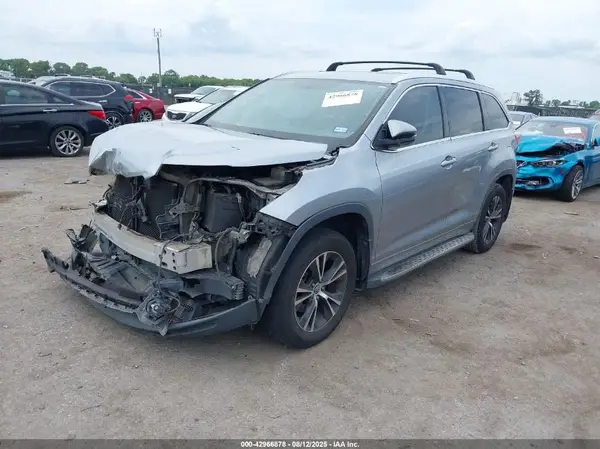 5TDKKRFH3GS146873 2016 TOYOTA HIGHLANDER - Image 2