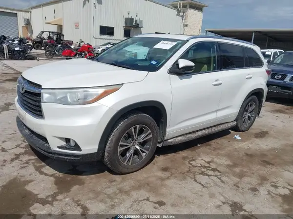 5TDKKRFH3GS147263 2016 TOYOTA HIGHLANDER - Image 2