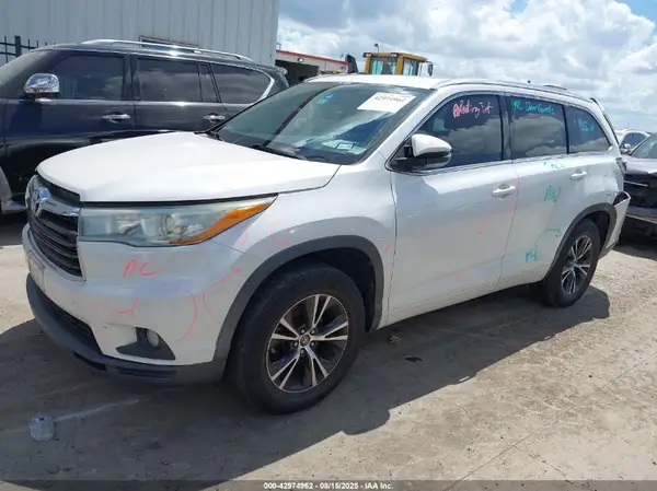 5TDKKRFH3GS149871 2016 TOYOTA HIGHLANDER - Image 2