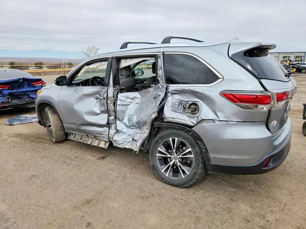 5TDKKRFH3GS158540 2016 TOYOTA HIGHLANDER - Image 2