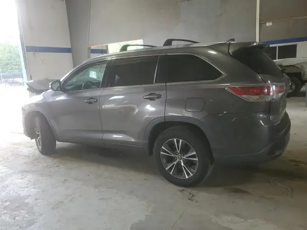 5TDKKRFH3GS169862 2016 TOYOTA HIGHLANDER - Image 2