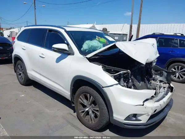 5TDKKRFH3GS175922 2016 TOYOTA HIGHLANDER - Image 1