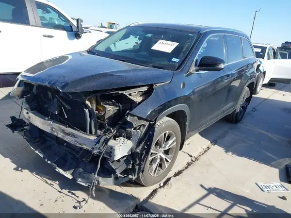 5TDKKRFH3GS176830 2016 TOYOTA HIGHLANDER - Image 2