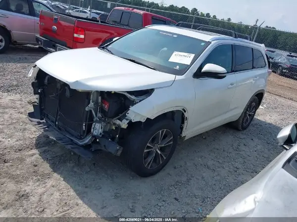 5TDKKRFH3GS184684 2016 TOYOTA HIGHLANDER - Image 2